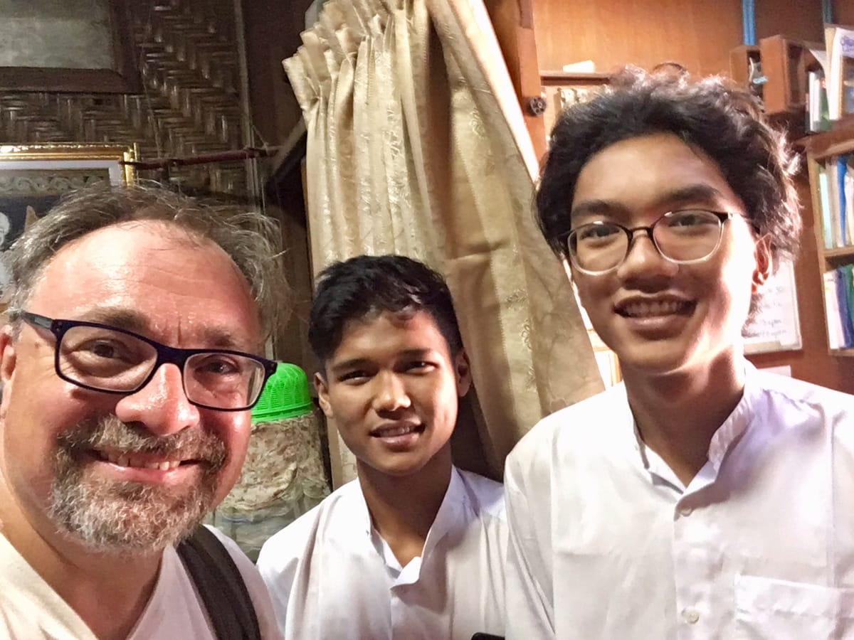 Mandalay- Les marionettes et les humains