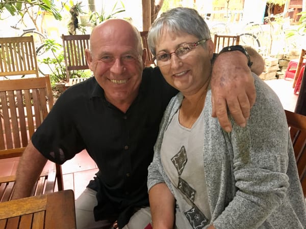 Yvette et Michel- Les expats