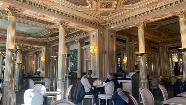 Le Café de la Paix- Face à l’Opera Garnier